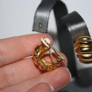 Vintage Jewelry - Stunning vintage gold earrings Vintage Jewelry - Stunning vintage gold earrings
